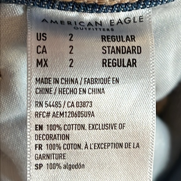 American Eagle Mom Straight Jeans - Women’s 2 - Picture 5 of 6